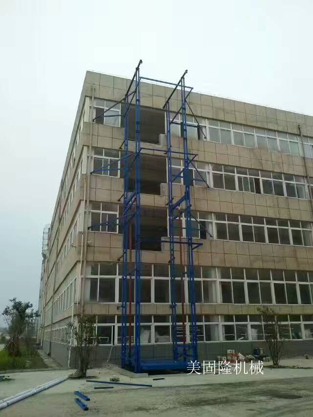 成都室外双臂导轨式升降机厂家