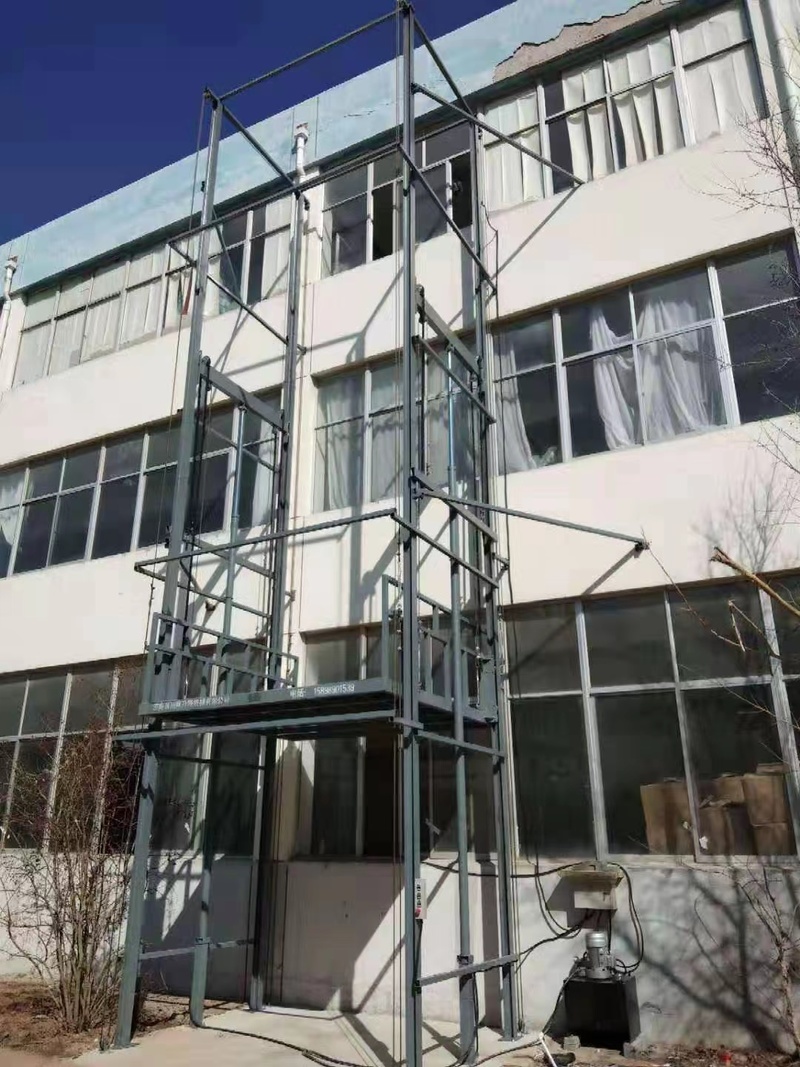 成都室外贴墙货梯